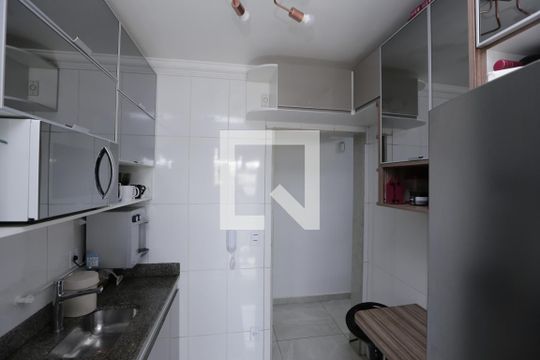Cozinha de apartamento à venda com 2 quartos, 70m² em Darcy Vargas, Contagem