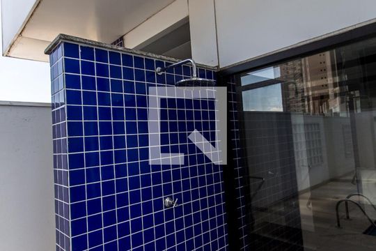 Piscina de apartamento para alugar com 1 quarto, 51m² em Bethaville I, Barueri
