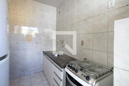 Cozinha de apartamento para alugar com 2 quartos, 50m² em Castelo, Belo Horizonte