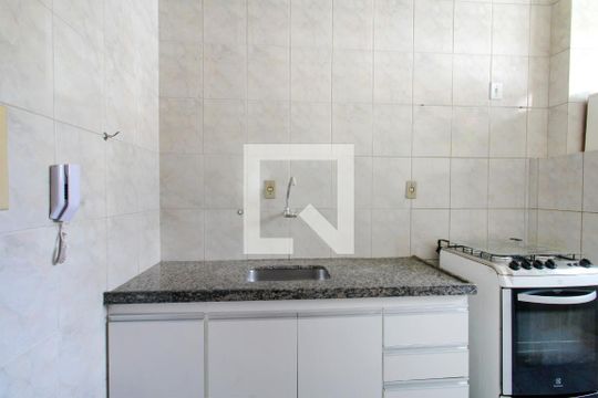 Cozinha de apartamento para alugar com 2 quartos, 50m² em Castelo, Belo Horizonte