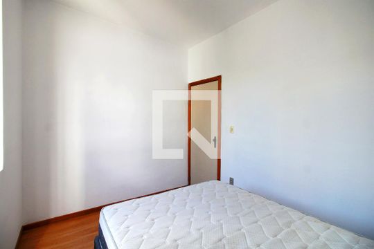 Quarto 1 de apartamento para alugar com 2 quartos, 50m² em Castelo, Belo Horizonte