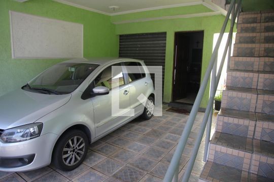 Garagem de casa à venda com 3 quartos, 208m² em Veloso, Osasco