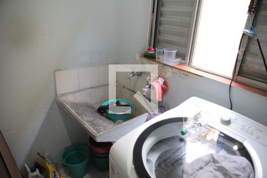Área de Serviço de casa à venda com 3 quartos, 208m² em Veloso, Osasco