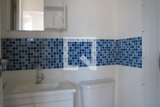 Banheiro de apartamento para alugar com 2 quartos, 48m² em Ermelino Matarazzo, São Paulo