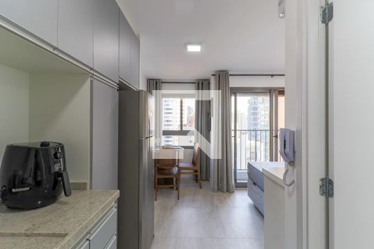 Cozinha de kitnet/studio para alugar com 1 quarto, 25m² em Campo Belo, São Paulo
