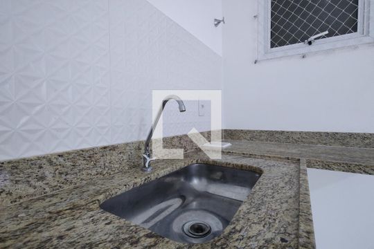 Cozinha de apartamento para alugar com 1 quarto, 39m² em Taquara, Rio de Janeiro
