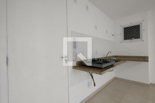 Sala/Cozinha de apartamento para alugar com 1 quarto, 39m² em Taquara, Rio de Janeiro
