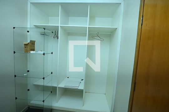 Quarto de casa para alugar com 3 quartos, 300m² em Setor Jao, Goiânia