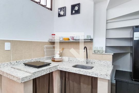 Cozinha de kitnet/studio para alugar com 1 quarto, 24m² em Jardim Ismenia, São José dos Campos