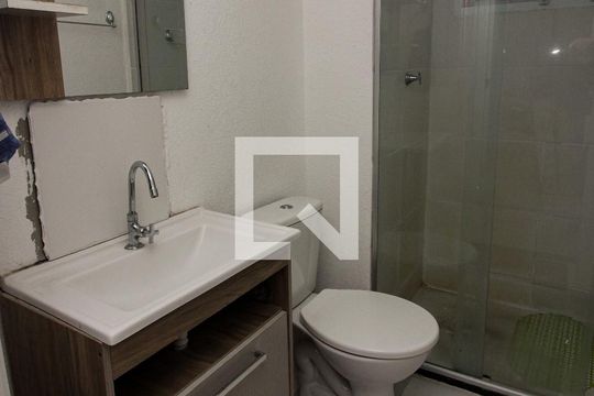Banheiro de apartamento à venda com 2 quartos, 44m² em Hípica, Porto Alegre