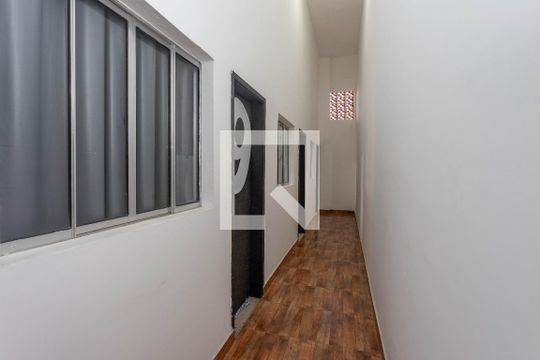 Entrada  de kitnet/studio para alugar com 1 quarto, 30m² em Centro, Diadema