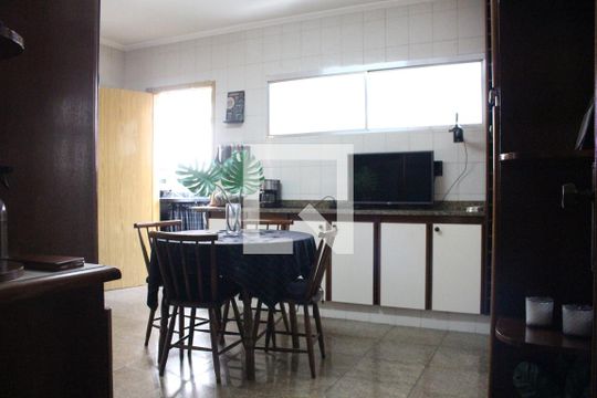 Cozinha de casa à venda com 5 quartos, 174m² em Vila Ester (zona Norte), São Paulo