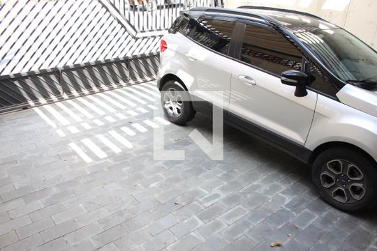 Garagem de casa à venda com 5 quartos, 174m² em Vila Ester (zona Norte), São Paulo