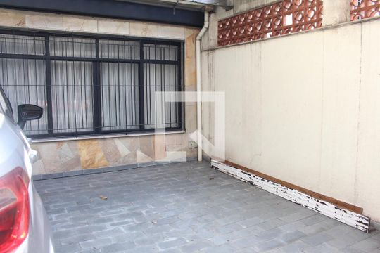 Garagem de casa à venda com 5 quartos, 174m² em Vila Ester (zona Norte), São Paulo
