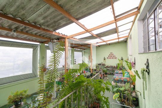 Área de Serviço de casa para alugar com 3 quartos, 520m² em Vila Mangalot, São Paulo