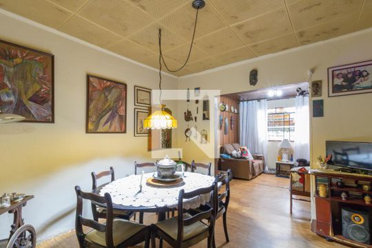 Casa para alugar com 3 quartos, 520m² em Vila Mangalot, São Paulo