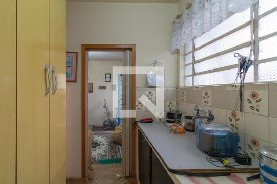 Cozinha 1 de casa para alugar com 3 quartos, 520m² em Vila Mangalot, São Paulo