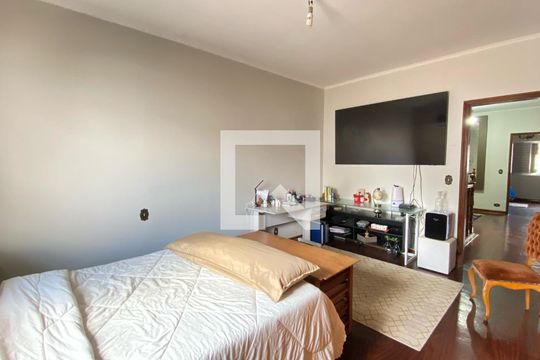 Suíte 1 de casa para alugar com 3 quartos, 330m² em Jardim Analia Franco, São Paulo