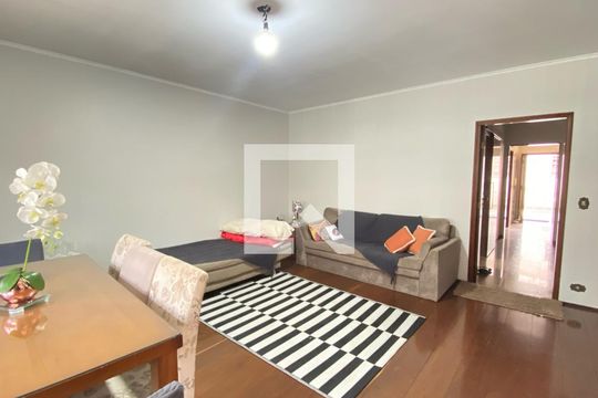 Sala  de casa para alugar com 3 quartos, 330m² em Jardim Analia Franco, São Paulo