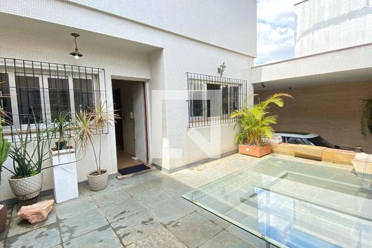 Área Comum - Quintal de casa para alugar com 3 quartos, 330m² em Jardim Analia Franco, São Paulo