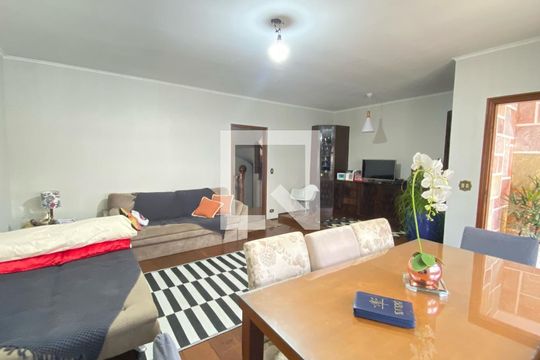 Sala  de casa para alugar com 3 quartos, 330m² em Jardim Analia Franco, São Paulo
