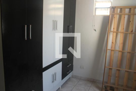 Quarto de casa para alugar com 2 quartos, 35m² em Jardim Umuarama, São Paulo