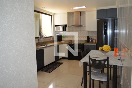 Cozinha de casa à venda com 5 quartos, 300m² em Tres Barras, Contagem
