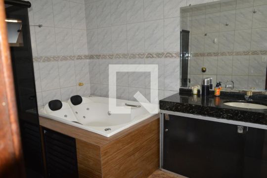 Banheiro de casa à venda com 5 quartos, 300m² em Tres Barras, Contagem