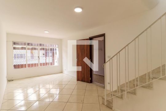 Casa para alugar com 2 quartos, 116m² em Jardim Aeroporto, São Paulo