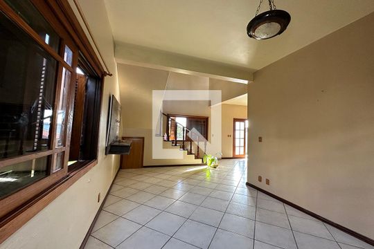 Sala de casa à venda com 3 quartos, 400m² em Rondônia, Novo Hamburgo