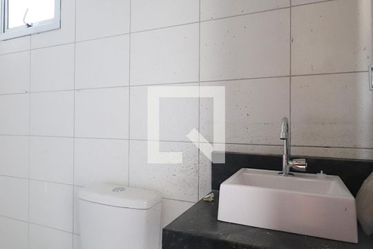Banheiro de apartamento à venda com 2 quartos, 42m² em Vila Príncipe de Gales, Santo André