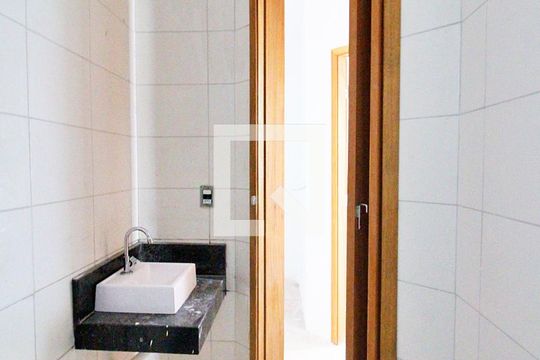 Banheiro de apartamento à venda com 2 quartos, 42m² em Vila Príncipe de Gales, Santo André
