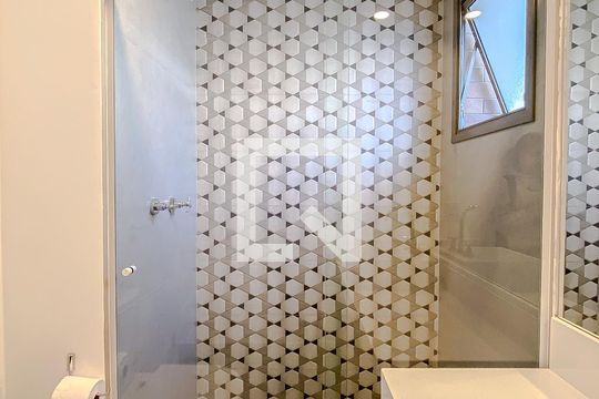 Banheiro de kitnet/studio para alugar com 1 quarto, 30m² em Alto da Mooca, São Paulo