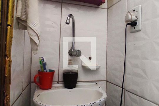 Banheiro de casa para alugar com 1 quarto, 50m² em Nordeste, Salvador