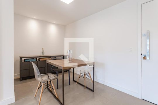 Sala de apartamento à venda com 2 quartos, 68m² em Botafogo, Rio de Janeiro