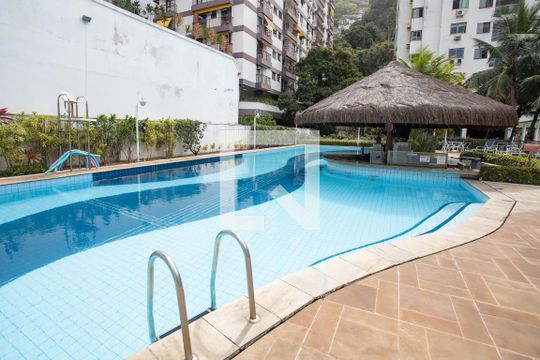 Área comum - Piscina de apartamento à venda com 2 quartos, 68m² em Botafogo, Rio de Janeiro