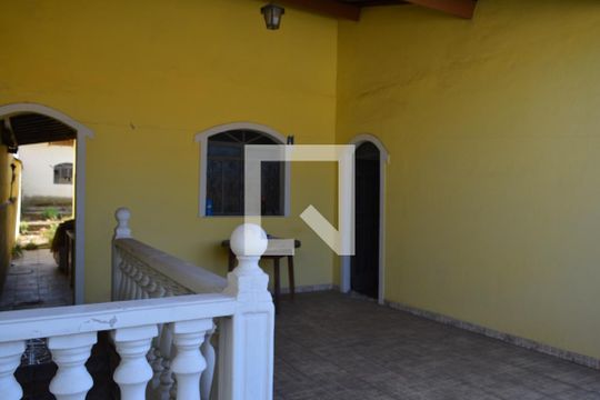 Área Externa de casa à venda com 4 quartos, 180m² em Feijão Miúdo, Contagem