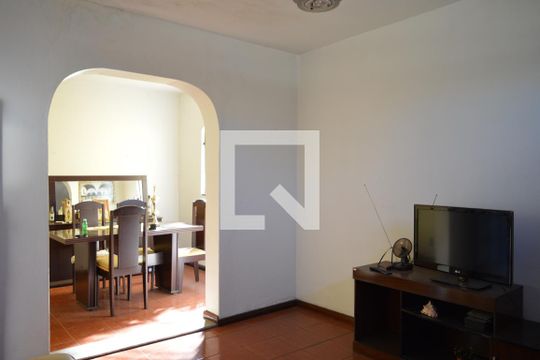 Sala de casa à venda com 4 quartos, 180m² em Feijão Miúdo, Contagem