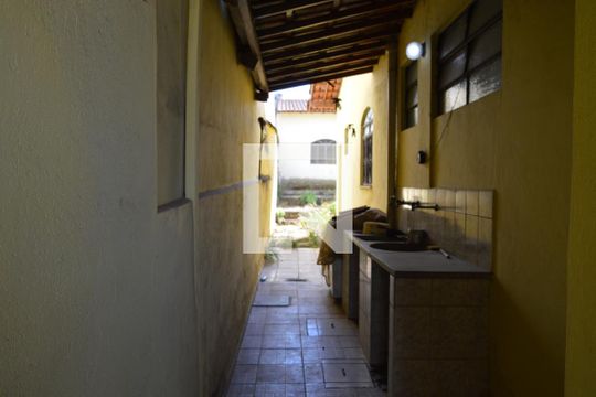 Área de Serviço de casa à venda com 4 quartos, 180m² em Feijão Miúdo, Contagem