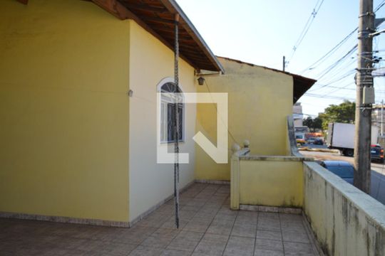Área Externa de casa à venda com 4 quartos, 180m² em Feijão Miúdo, Contagem
