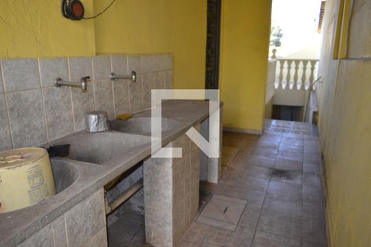 Área de Serviço de casa à venda com 4 quartos, 180m² em Feijão Miúdo, Contagem