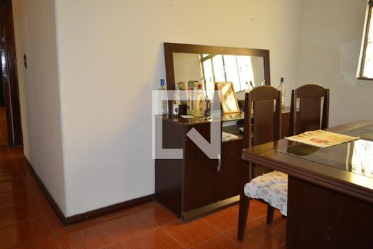 Sala de Jantar de casa à venda com 4 quartos, 180m² em Feijão Miúdo, Contagem