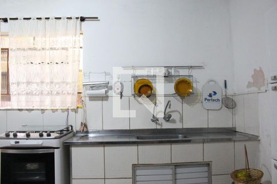 Cozinha de casa à venda com 3 quartos, 143m² em Vila Carbone, São Paulo