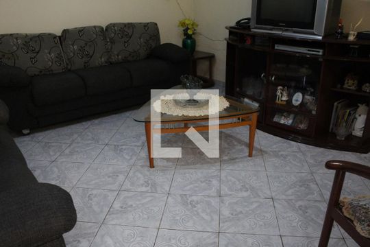 Sala de casa à venda com 3 quartos, 143m² em Vila Carbone, São Paulo