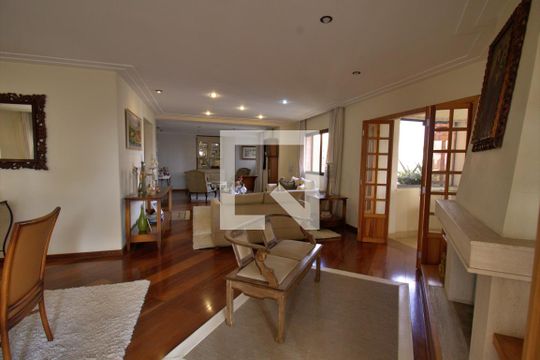 Apartamento à venda com 3 quartos, 300m² em Vila Suzana, São Paulo