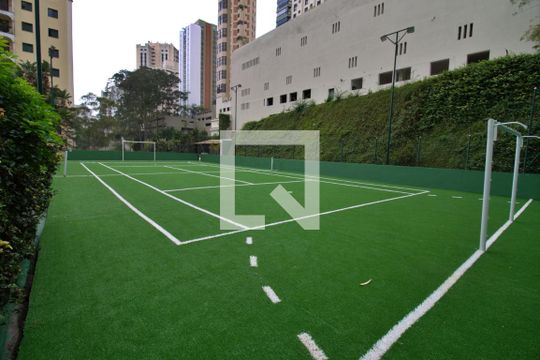Área comum de apartamento à venda com 3 quartos, 300m² em Vila Suzana, São Paulo