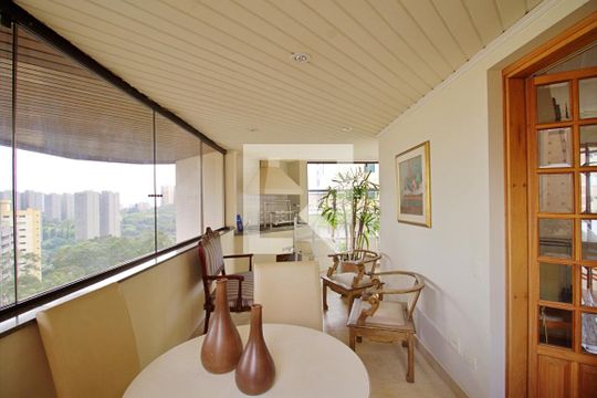 Varanda gourmet de apartamento à venda com 3 quartos, 300m² em Vila Suzana, São Paulo