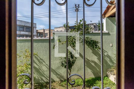 Vista do Quarto 1 de casa à venda com 2 quartos, 128m² em Brás de Pina, Rio de Janeiro