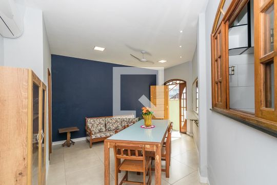Casa à venda com 2 quartos, 128m² em Brás de Pina, Rio de Janeiro