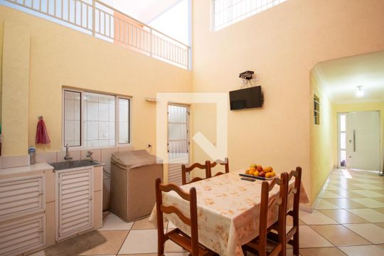 Área de Serviço de casa à venda com 3 quartos, 180m² em Bandeiras, Osasco